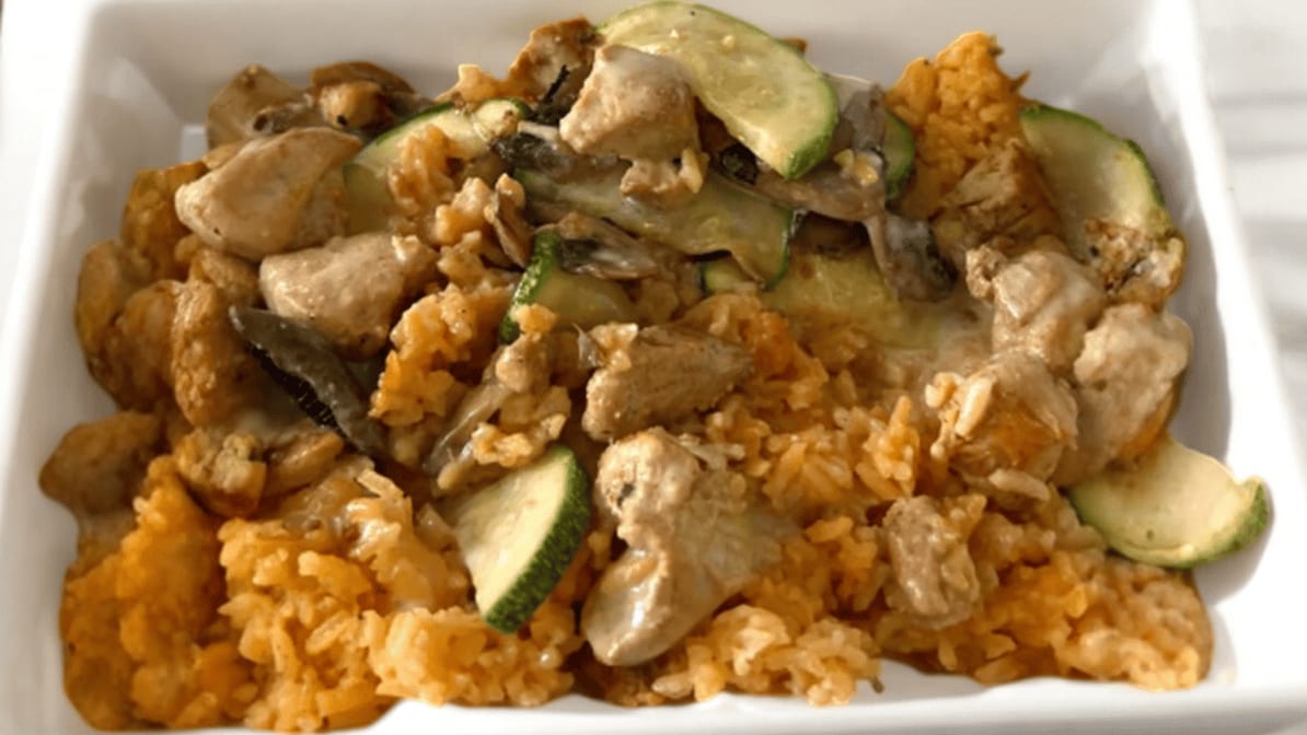 Peluza Chicken Bowl.